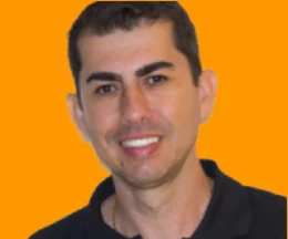 Adriano-fotor-bg-remover-2025100211517